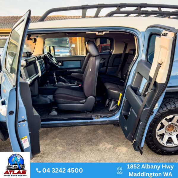2014 TOYOTA FJ CRUISER GSJ15R MY14 - Image 11