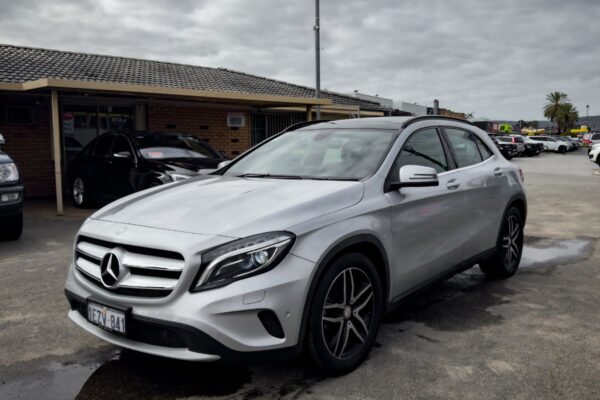 2016 MERCEDES-BENZ GLA 180 X156 MY16