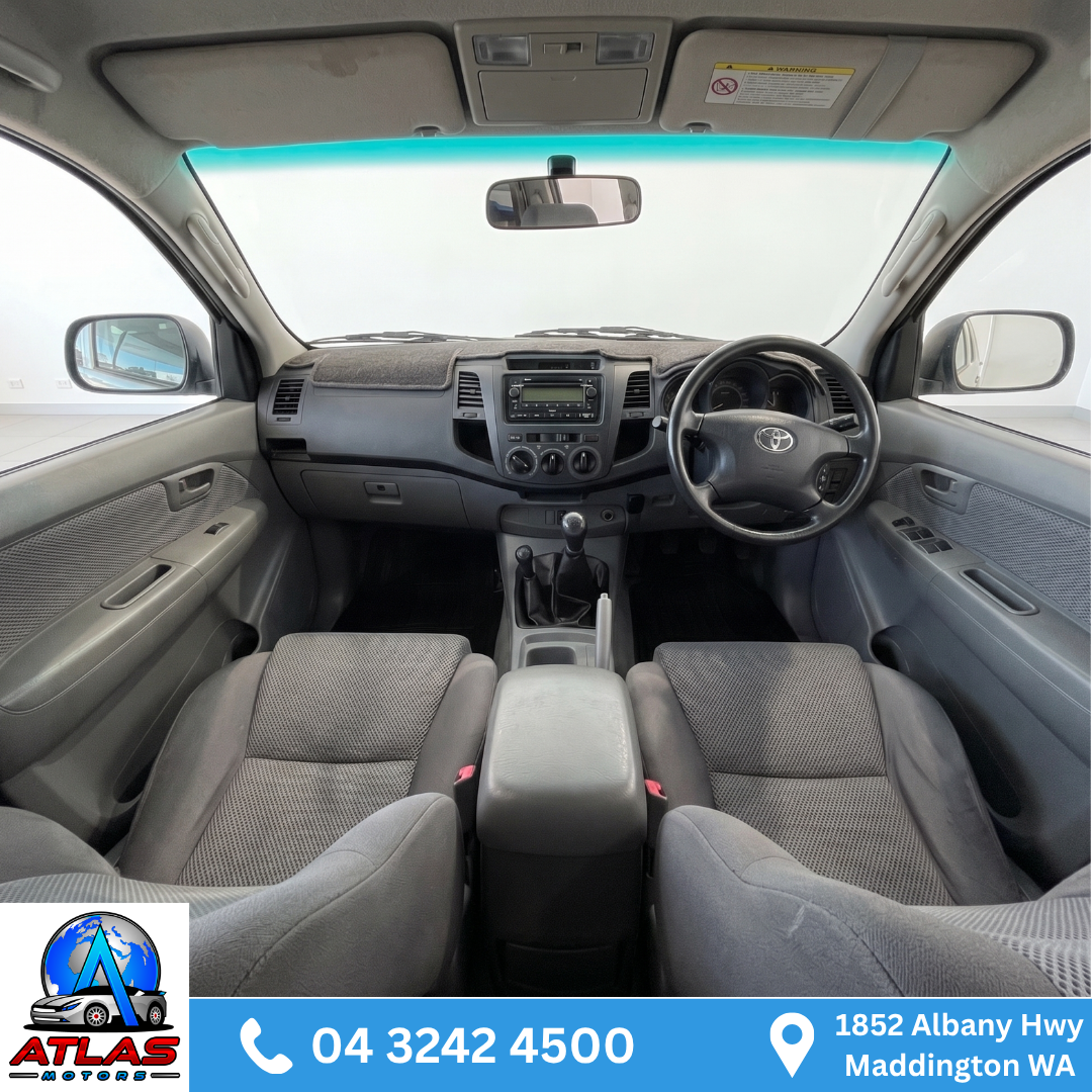 2006 Toyota Hilux SR (4x4 Manual) - Image 15