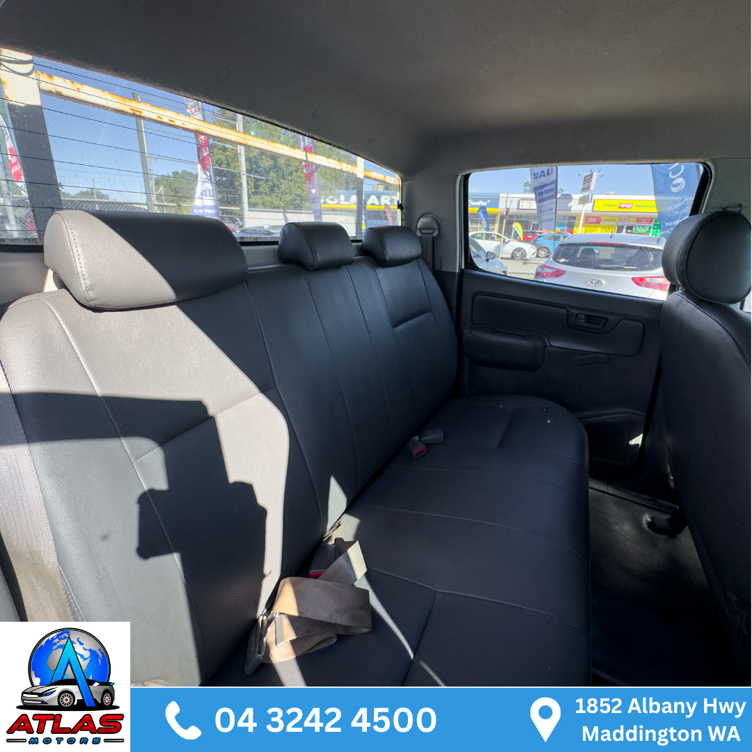 2013 Toyota Hilux SR (4x4 Manual) - Image 17