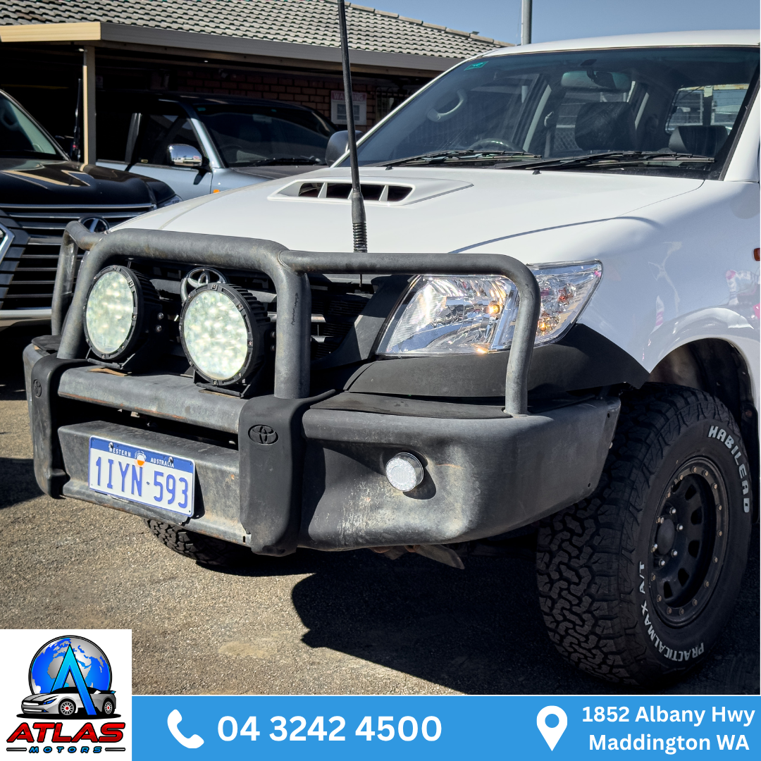 2013 Toyota Hilux SR (4x4 Manual) - Image 3