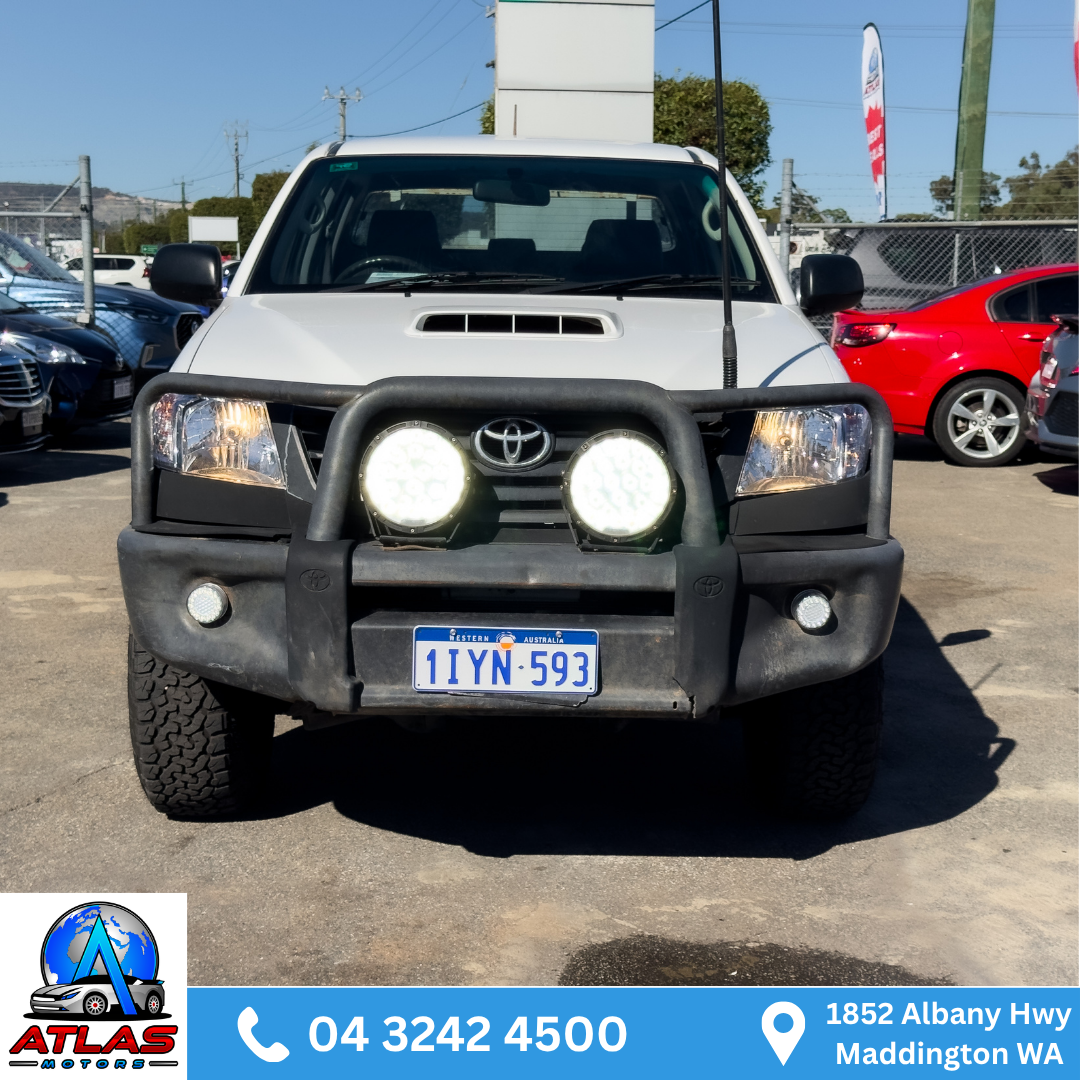 2013 Toyota Hilux SR (4x4 Manual) - Image 4