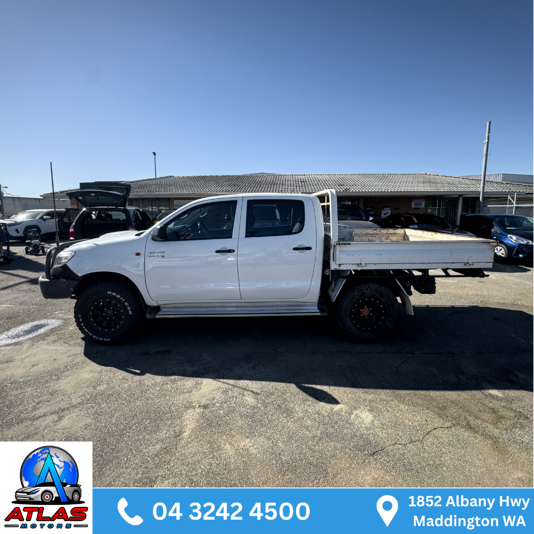 2013 Toyota Hilux SR (4x4 Manual) - Image 5